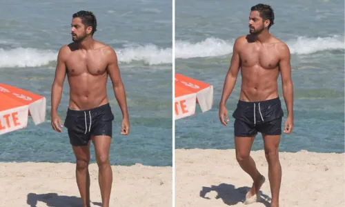 
				
					Agatha Moreira e Rodrigo Simas dão beijaço em praia do Rio de Janeiro
				
				