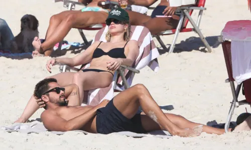 
				
					Agatha Moreira e Rodrigo Simas dão beijaço em praia do Rio de Janeiro
				
				