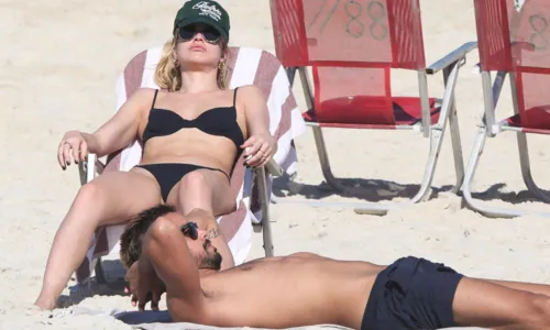 
				
					Agatha Moreira e Rodrigo Simas dão beijaço em praia do Rio de Janeiro
				
				