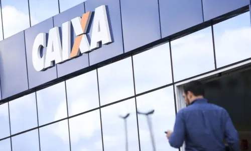 
				
					Agências da Caixa abrirão uma hora mais cedo para Dia do Desenrola
				
				