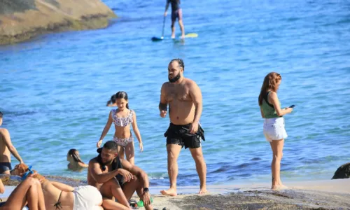 
				
					Alice Wegmann e Francisco Gil curtem praia no Rio de Janeiro
				
				