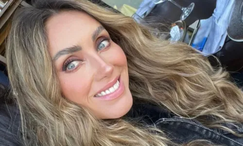 
				
					Anahi faz desabafo após grave acidente no ouvido: 'Ainda não ouço'
				
				