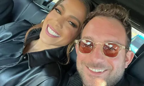 
				
					Anitta rompe relação com empresário americano Brandon Silverstein
				
				