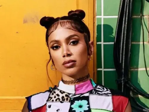 
				
					Após 'Funk Rave', Anitta promete lançar nova música em breve
				
				