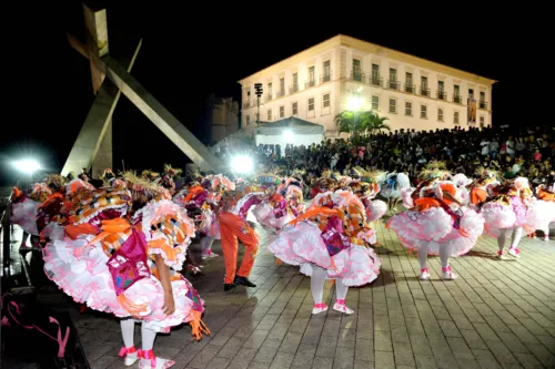 
				
					Apresentação de quadrilhas na praça da Cruz Caída é adiada
				
				