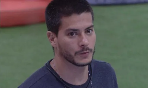 
				
					Arthur Aguiar diz ter ficado três meses sem masturbação no 'BBB 22'
				
				