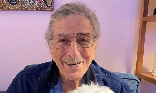 
				
					Astro do jazz, Tony Bennett morre aos 96 anos nos Estados Unidos
				
				