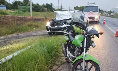 
				
					Atacante do Bahia sofre acidente envolvendo cavalo na BA-535
				
				