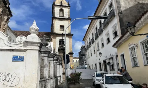 
				
					Bloqueio de trânsito atrapalha comerciantes no Pelourinho; entenda
				
				