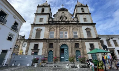 
				
					Bloqueio de trânsito atrapalha comerciantes no Pelourinho; entenda
				
				