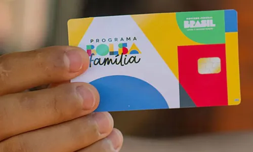 
				
					Bolsa Família paga valor extra e benefício é o maior da história
				
				