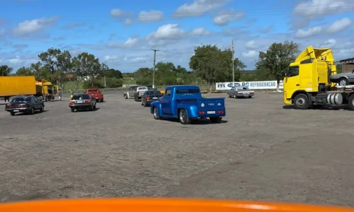 
				
					Caravana de carros antigos de Salvador chega a São Paulo; FOTOS
				
				