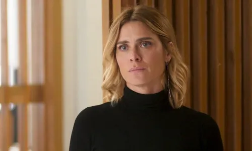 
				
					Carolina Dieckmann reflete papel de Lumiar em 'Vai na Fé': 'Tenho orgulho'
				
				