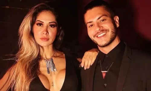 
				
					Casamento de Maíra Cardi com Arthur Aguiar é anulado; entenda
				
				