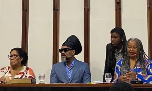 
				
					Comenda 2 de julho: Carlinhos Brown é reconhecido com maior honraria da Alba
				
				