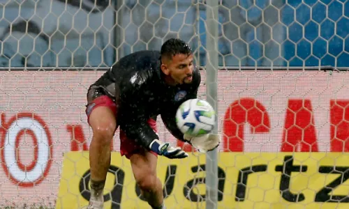 
				
					Copa do Brasil: jogo entre Bahia e Grêmio sofre atraso por mau tempo
				
				