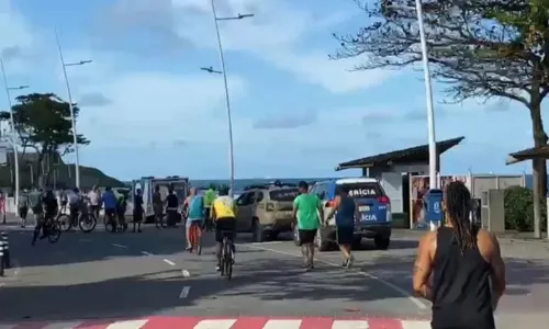 
				
					Corpo de homem é encontrado em lixeira no Porto da Barra
				
				