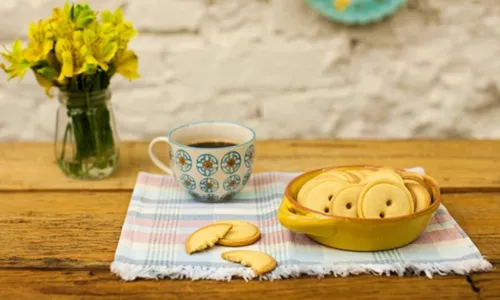 
				
					Crianças de férias? Aprenda a fazer saborosos biscoitos amanteigados
				
				