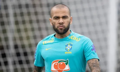 
				
					Daniel Alves fala sobre a acusação de estupro: 'Eu a perdoo'
				
				