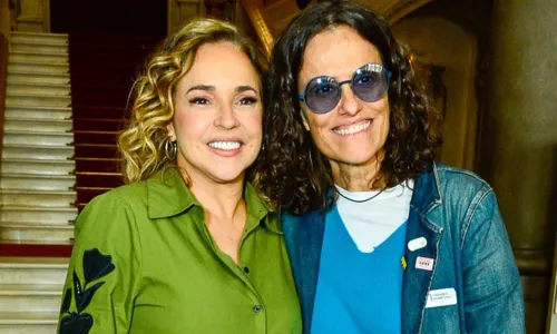 
				
					Daniela Mercury e Zélia Duncan protestam contra marco temporal em SP
				
				