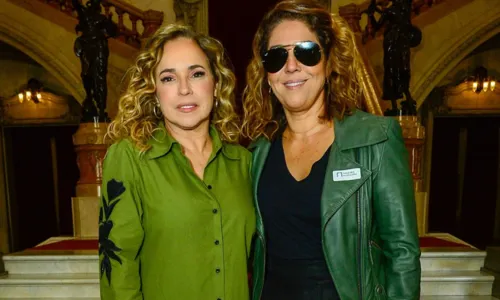 
				
					Daniela Mercury e Zélia Duncan protestam contra marco temporal em SP
				
				