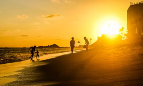 
				
					Dos clássicos aos inusitados: saiba onde ver o pôr do sol em Salvador
				
				