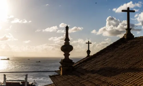 
				
					Dos clássicos aos inusitados: saiba onde ver o pôr do sol em Salvador
				
				