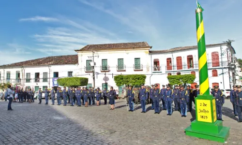 
				
					Em cerimônia, sede do governo da Bahia é transferida para Cachoeira
				
				