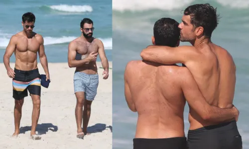 
				
					Em clima de romance, Marcos Pitombo curte praia com namorado; FOTOS
				
				