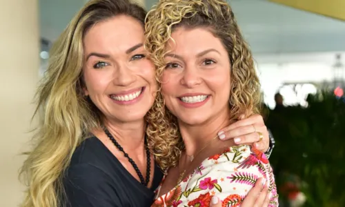 
				
					Ex-paquitas, Bárbara Borges e Andrezza Cruz se encontram em feijoada
				
				