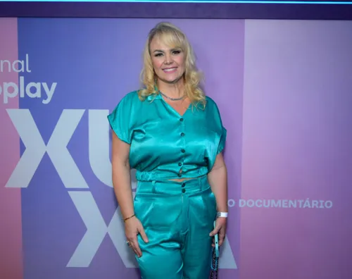 
				
					Ex-paquitas prestigiam lançamento de documentário de Xuxa
				
				