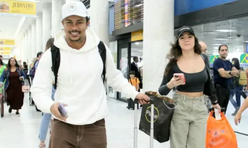 
				
					FOTOS: Xamã é visto com nova namorada em aeroporto do Rio de Janeiro
				
				