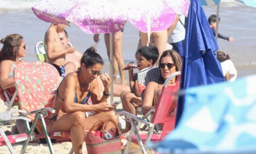 
				
					Famosos curtem dia de sol em praias do Rio de Janeiro
				
				