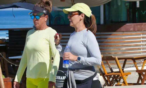 
				
					Fátima Bernardes faz caminhada com a filha no Rio de Janeiro; FOTOS
				
				