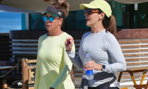 
				
					Fátima Bernardes faz caminhada com a filha no Rio de Janeiro; FOTOS
				
				