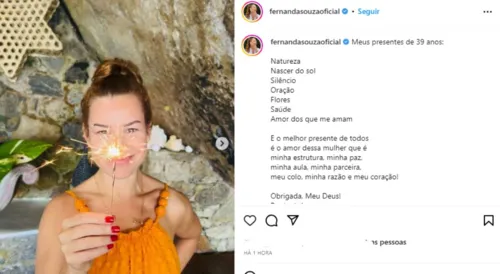 
				
					Fernanda Souza celebra aniversário e se declara à namorada: 'Meu colo'
				
				