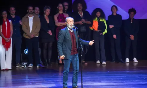 
				
					Filho de Serginho Groisman rouba a cena no Prêmio APCA
				
				