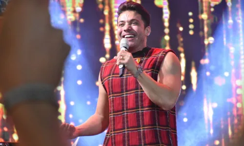 
				
					Filhos de Wesley Safadão curtem show do pai no palco; FOTOS
				
				