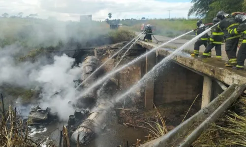 
				
					Homem morre após caminhão tombar; vídeo impressionante mostra explosão
				
				