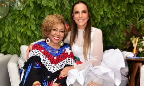 
				
					Ivete Sangalo encontra Alcione no São João da Thay: ‘Minha família’
				
				