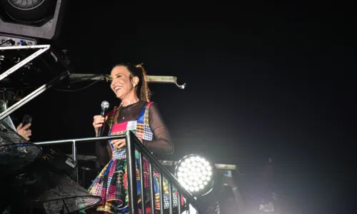 
				
					Ivete Sangalo faz show em Campina Grande após 17 anos: 'Que saudade'
				
				