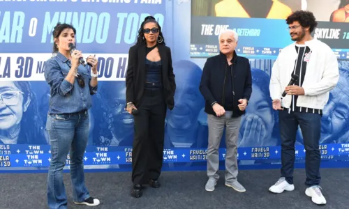 
				
					Ludmilla e Criolo visitam projeto social em favela de São Paulo
				
				