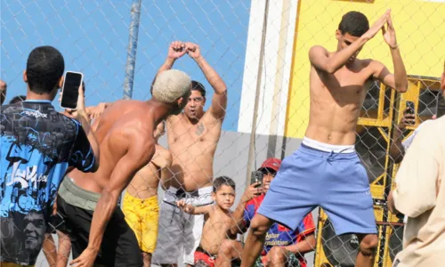 
				
					Luva de Pedreiro joga partida da Taça das Favelas no Vidigal
				
				