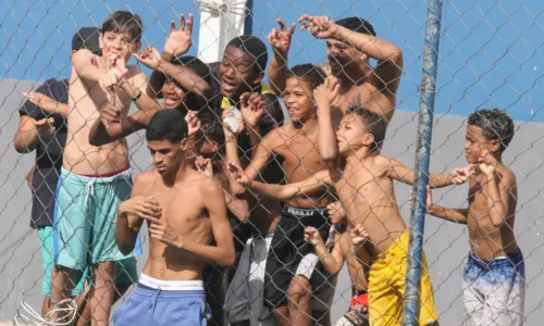 
				
					Luva de Pedreiro joga partida da Taça das Favelas no Vidigal
				
				