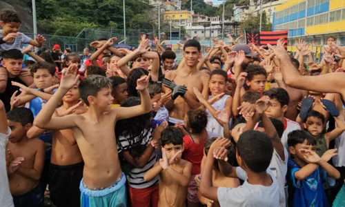 
				
					Luva de Pedreiro joga partida da Taça das Favelas no Vidigal
				
				