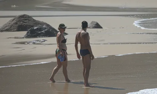 
				
					Mateus Solano mostra demais em dia de praia no Rio de Janeiro
				
				