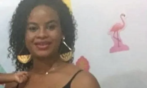 
				
					Mulher de 21 anos, vítima de feminicídio em SAJ, recebia ameaças de ex
				
				