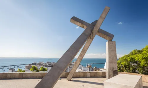 
				
					Nem só de praia se vive! Turismo religioso atrai visitantes à Bahia
				
				