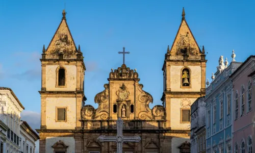 
				
					Nem só de praia se vive! Turismo religioso atrai visitantes à Bahia
				
				