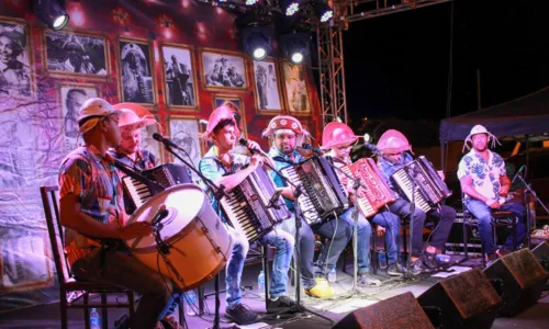 
				
					Orquestra Sanfônica apresenta projeto 'Canta Luiz' em 10 cidades baianas
				
				